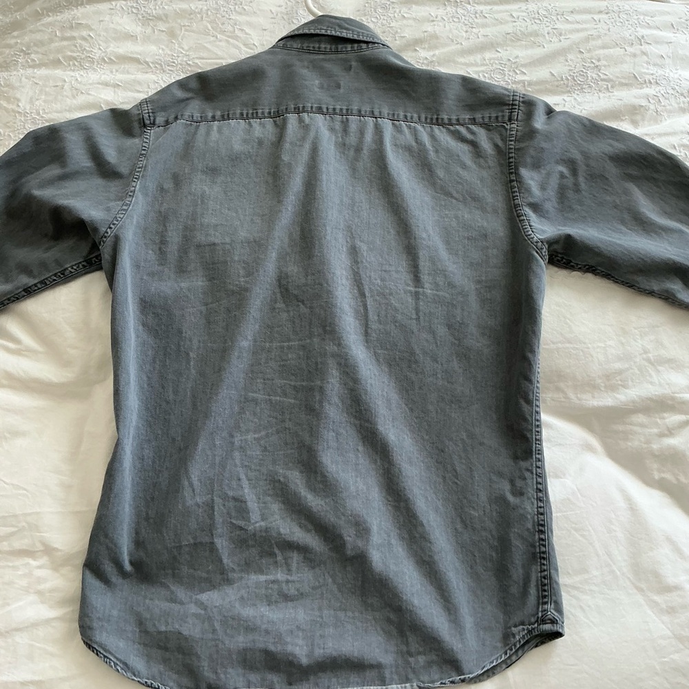 Uniqlo Casual Button-Up Shirt - Charcoal Gray